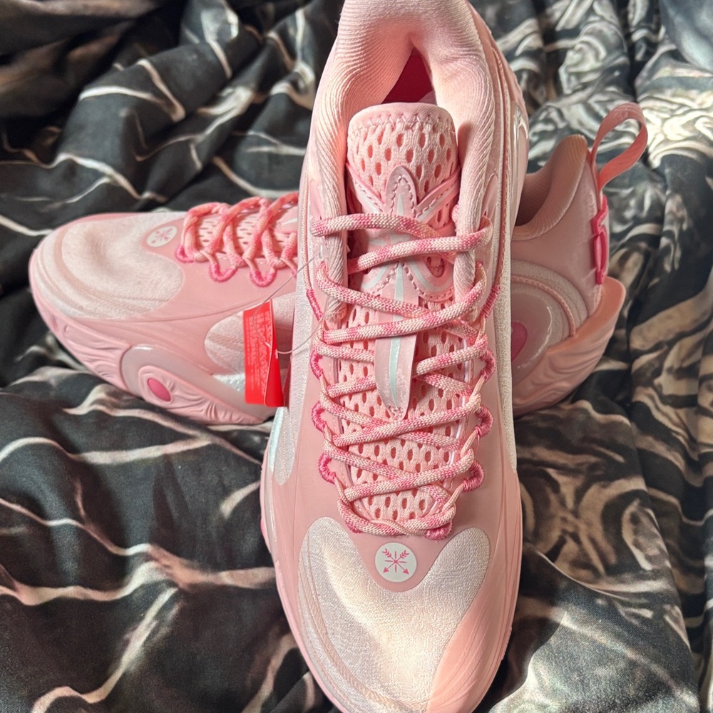Women’s Pink Athletic Sneakers - Stylish Comfort - Picture 2 of 8